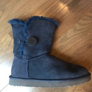 Women's Navy Bailey Uggs- size 8